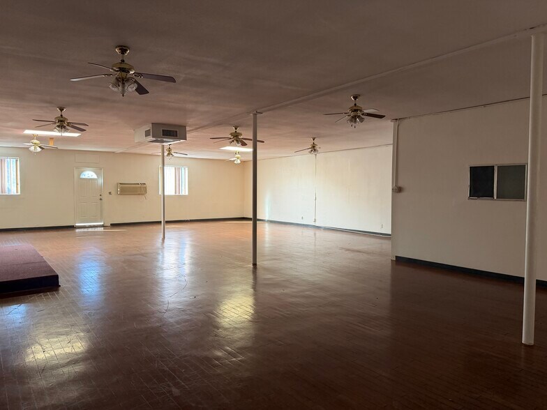 5239 Atlantic Ave, Long Beach, CA à vendre - Photo du bâtiment - Image 3 de 16