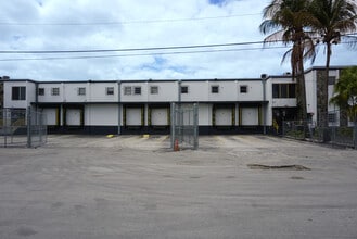 6960-7000 NW 36th Ave, Miami, FL for lease Interior Photo- Image 2 of 24