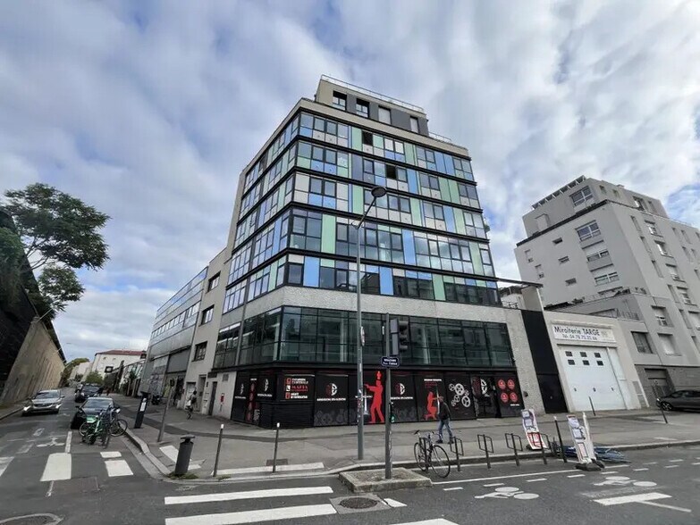 32 Rue Victor Lagrange, Lyon à louer - Photo du bâtiment - Image 1 de 16