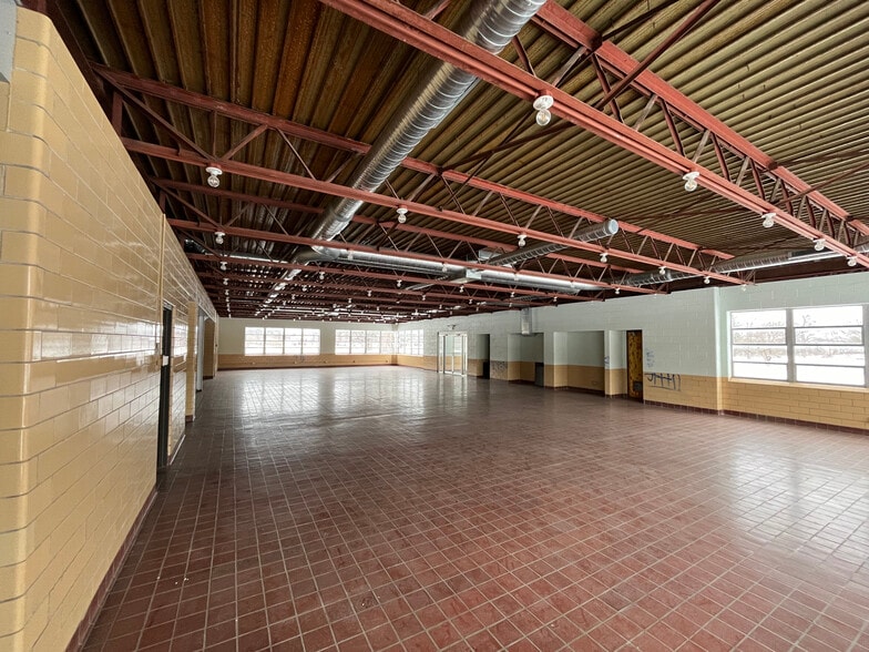 3151 Kirkbride Way, Indianapolis, IN for lease - Interior Photo - Image 2 of 7