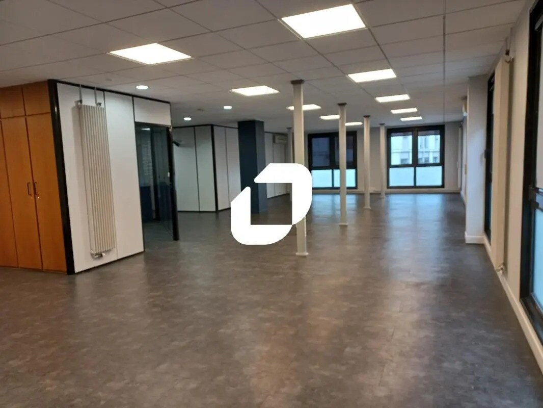 Office in Lille for lease Interior Photo- Image 1 of 9