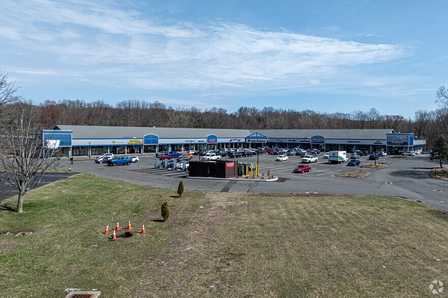 34 Shunpike Rd, Cromwell, CT à louer - Photo du bâtiment - Image 1 de 28