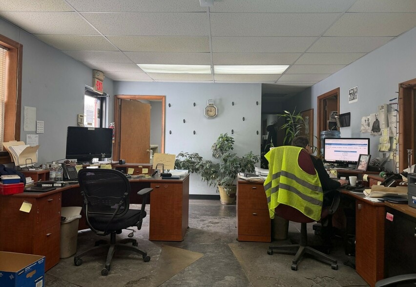 200 N 1st St, Stroudsburg, PA à louer - Photo du bâtiment - Image 3 de 10