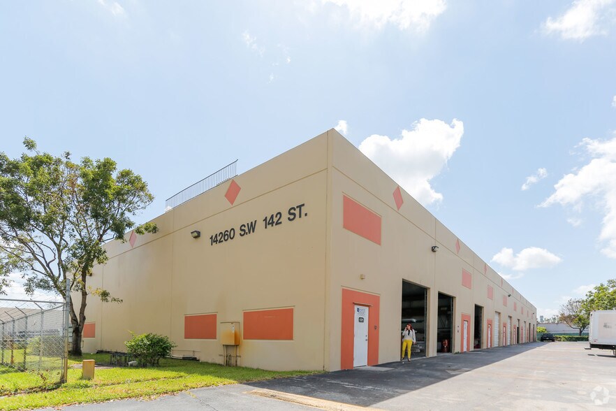 14260 SW 142nd St, Miami, FL à louer - Photo du bâtiment - Image 1 de 14