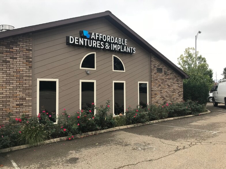 423 Adair Ave, Zanesville, OH for sale - Building Photo - Image 3 of 3