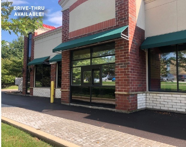 7352-7358 W Rawson Ave, Franklin, WI à louer - Photo du bâtiment - Image 2 de 5