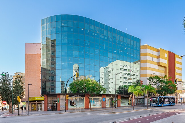 Plus de détails pour Avenida de la Aurora, 69, Málaga - Bureau à louer