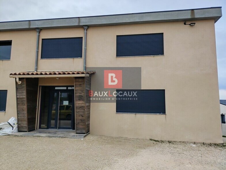 Office in Lambesc for lease - Building Photo - Image 2 of 3