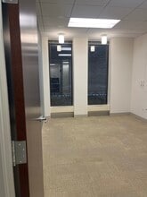 190 S La Salle St, Chicago, IL for lease Building Photo- Image 2 of 5