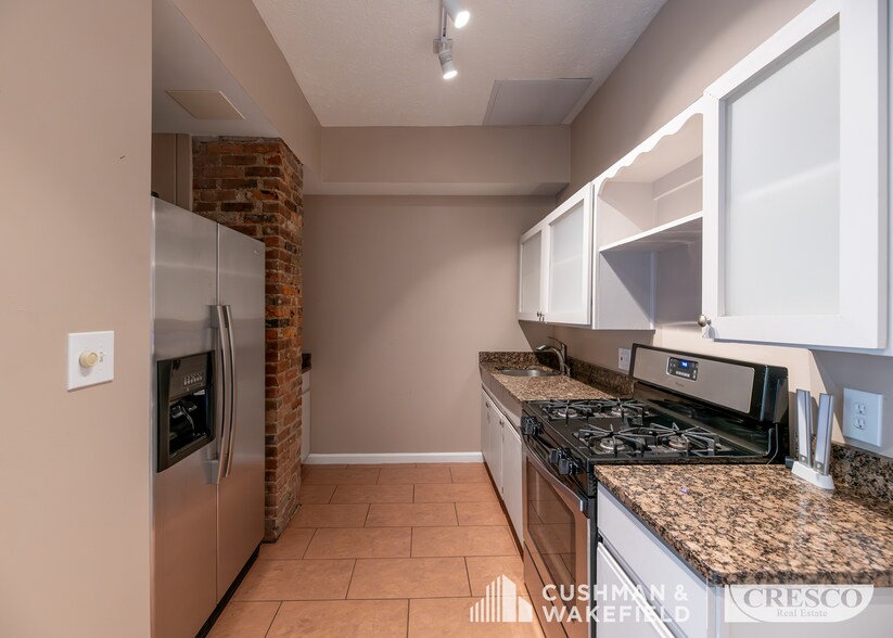 1020 Kenilworth Ave, Cleveland, OH à vendre - Photo intérieure - Image 2 de 49