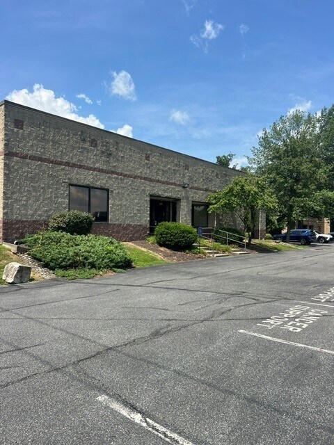 944 Marcon Blvd, Allentown, PA à louer Photo du bâtiment- Image 1 de 4