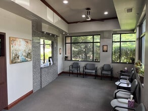 27750 Middlebelt Rd, Farmington Hills, MI à louer Photo intérieure- Image 2 de 45