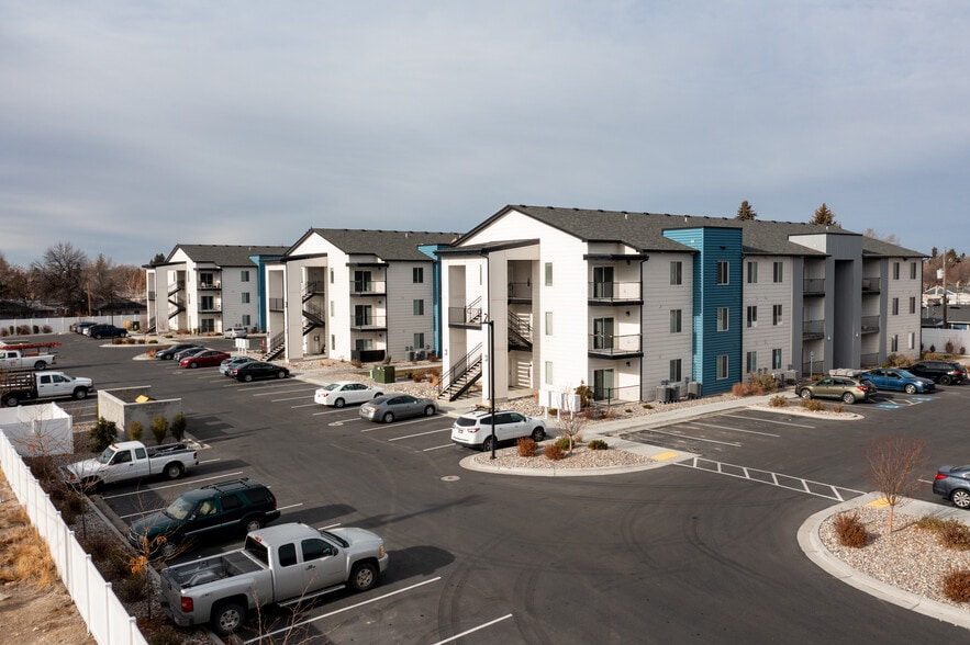 1590 Bower Dr, Idaho Falls, ID for sale - Building Photo - Image 1 of 5