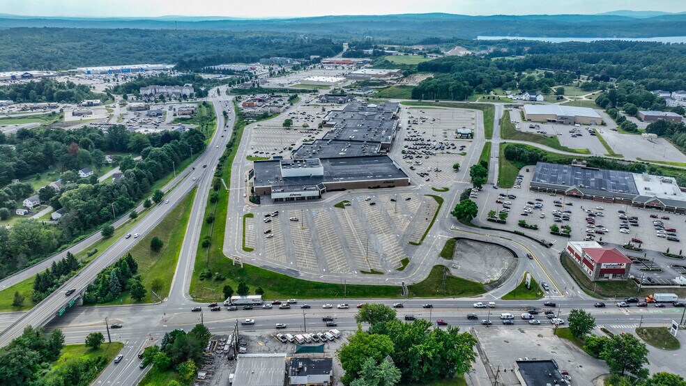 550 Center St, Auburn, ME à vendre - Photo du bâtiment - Image 2 de 14