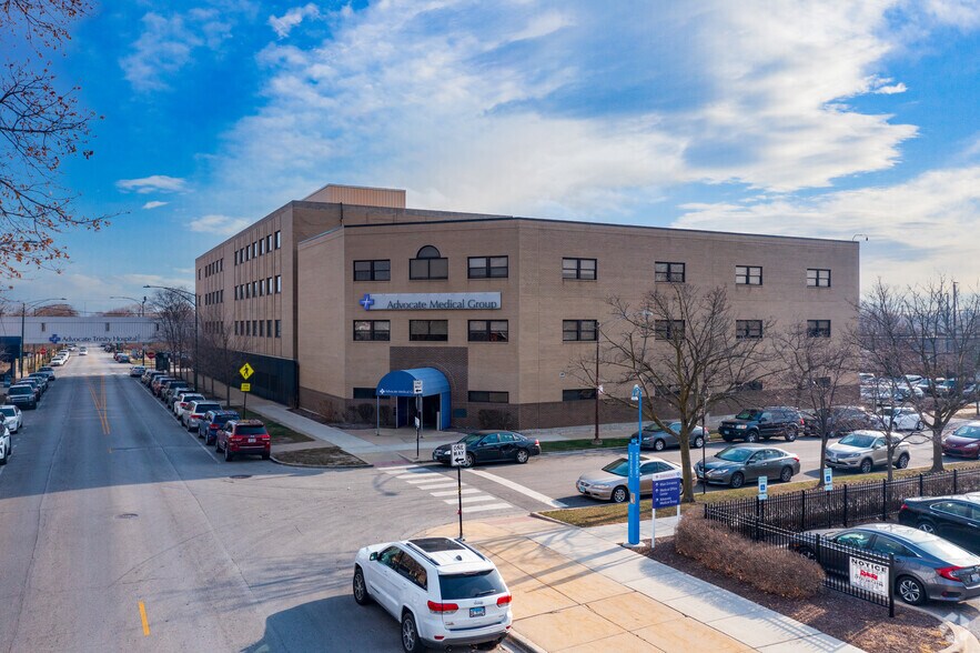 2301-2315 E 93rd St, Chicago, IL à louer - Photo du bâtiment - Image 3 de 8