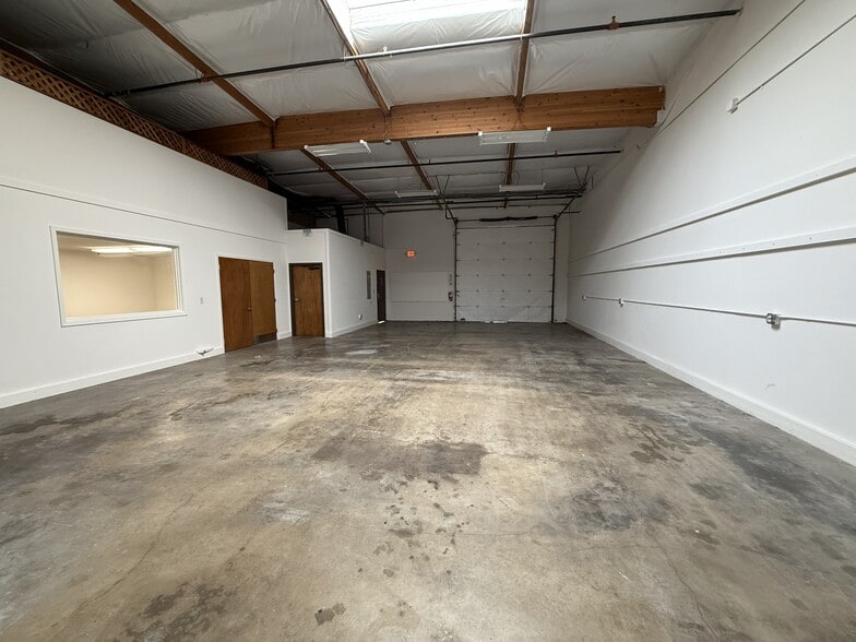 5729 Sonoma Dr, Pleasanton, CA for lease - Building Photo - Image 3 of 8