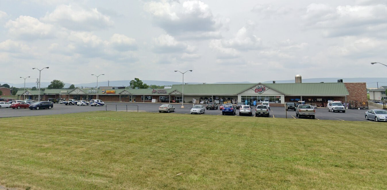 24 E Chestnut St, Mifflinburg, PA à louer Photo principale- Image 1 de 2