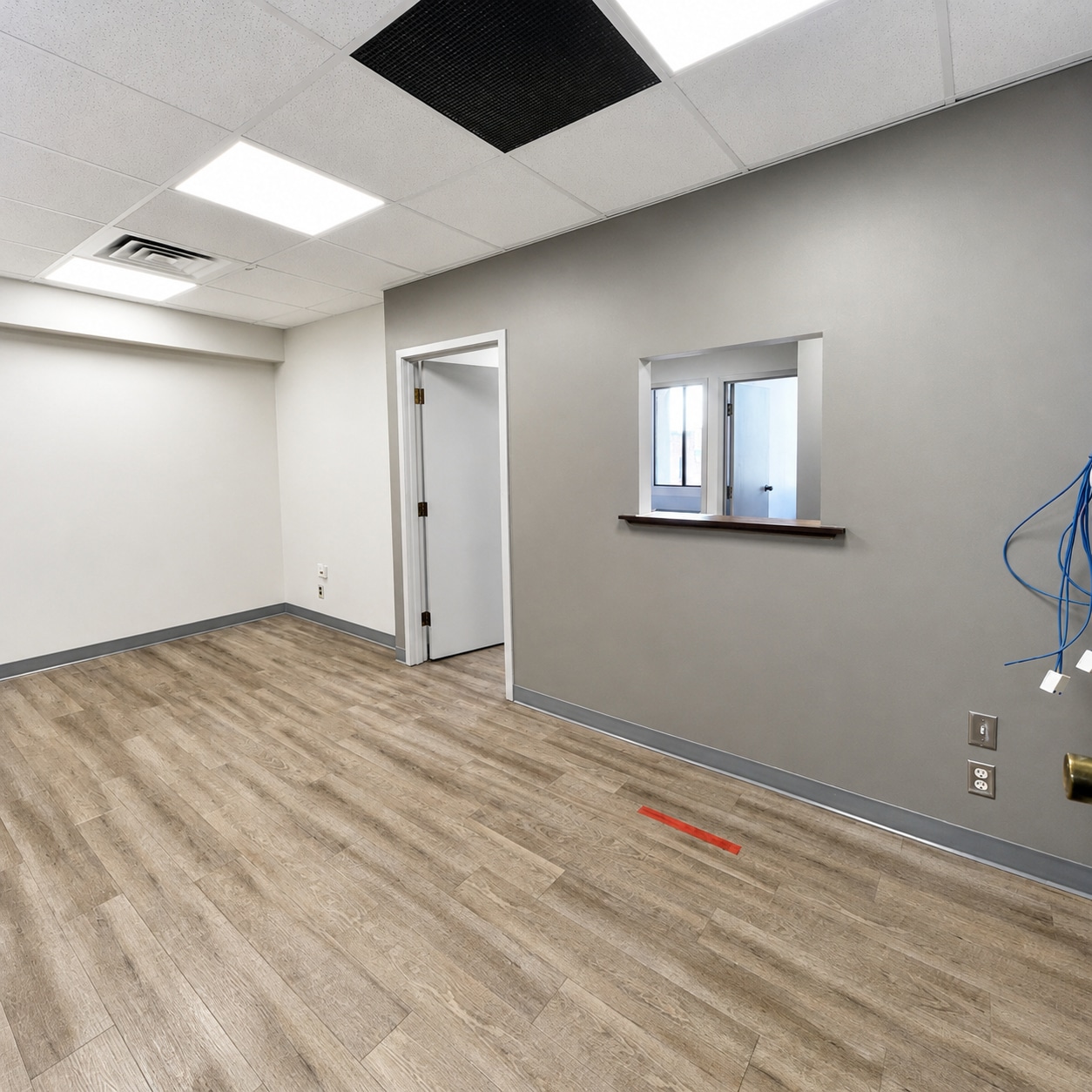 25 Charlton Ave E, Hamilton, ON for lease Interior Photo- Image 1 of 7