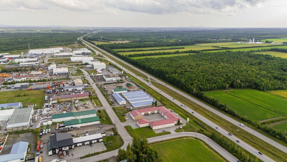 250 Rue Industrielle, St-Roch-de-L'achigan, QC à vendre - Photo du bâtiment - Image 3 de 20