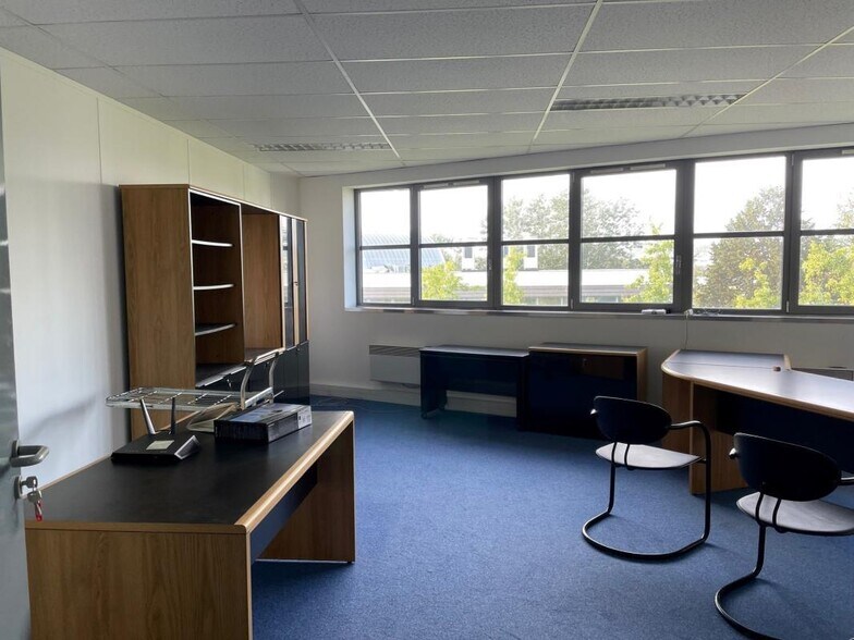 Bureau dans Poissy à louer - Photo intérieure - Image 1 de 8