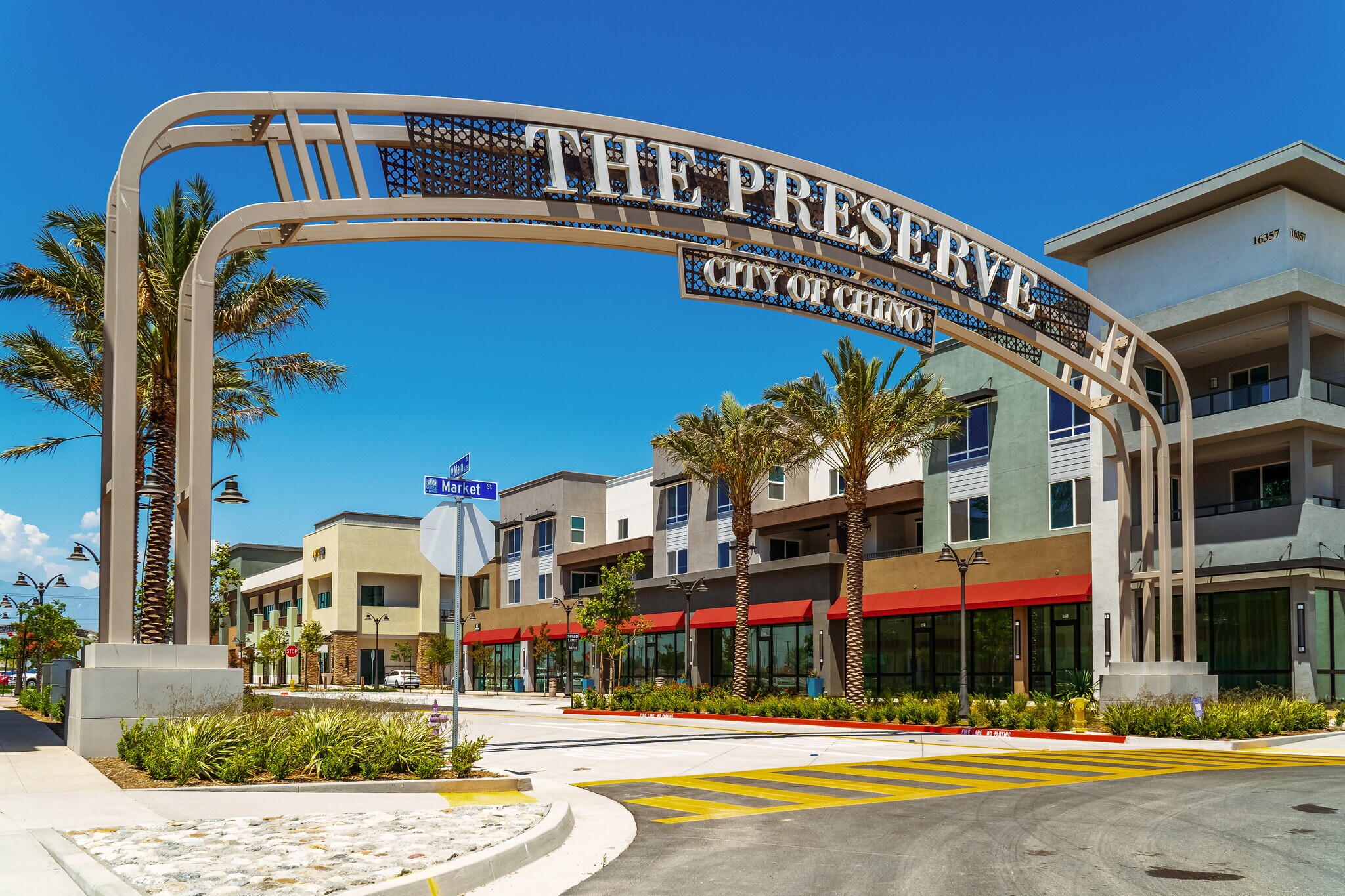 16358 Main St, Chino, CA à louer Photo du bâtiment- Image 1 de 4