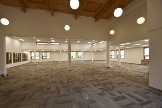 1749 38th St S, Fargo, ND for sale Interior Photo- Image 2 of 8