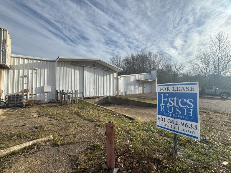 111-117 Briarwood Dr, Jackson, MS à louer - Photo du bâtiment - Image 3 de 4