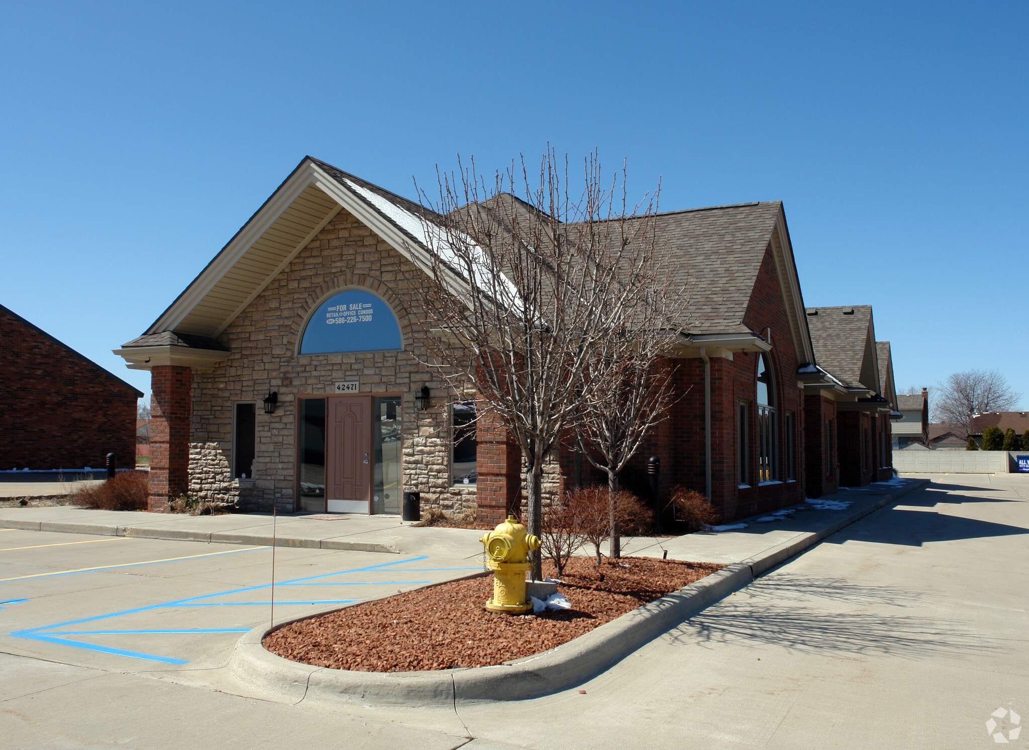 42471-42479 Garfield Rd, Clinton Township, MI for lease Primary Photo- Image 1 of 3