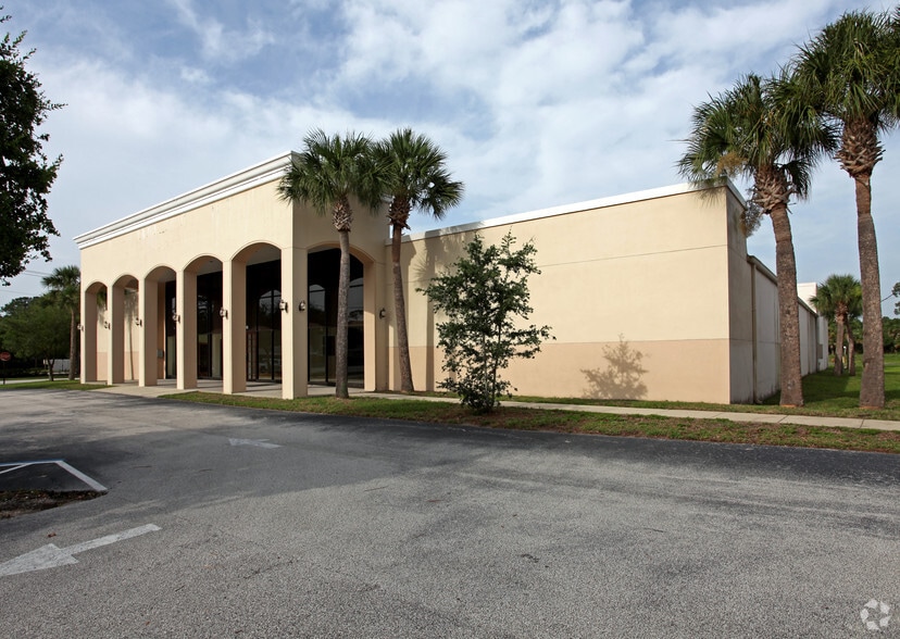 298 S Yonge St, Ormond Beach, FL for sale - Building Photo - Image 2 of 34