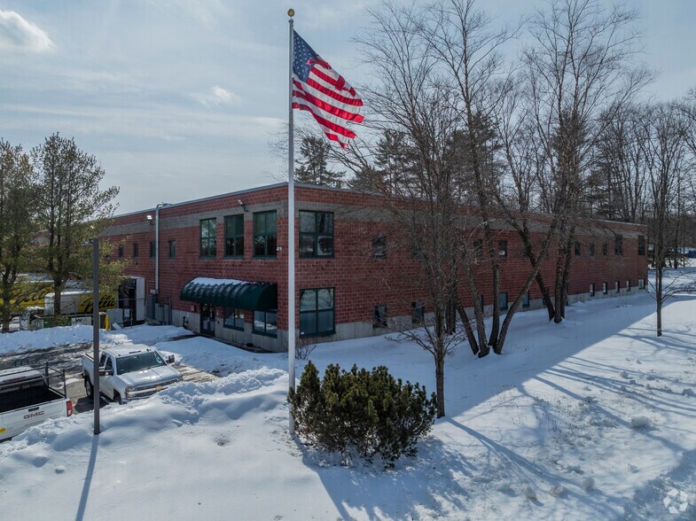 45 Fondi Rd, Haverhill, MA à louer - Photo du bâtiment - Image 2 de 7