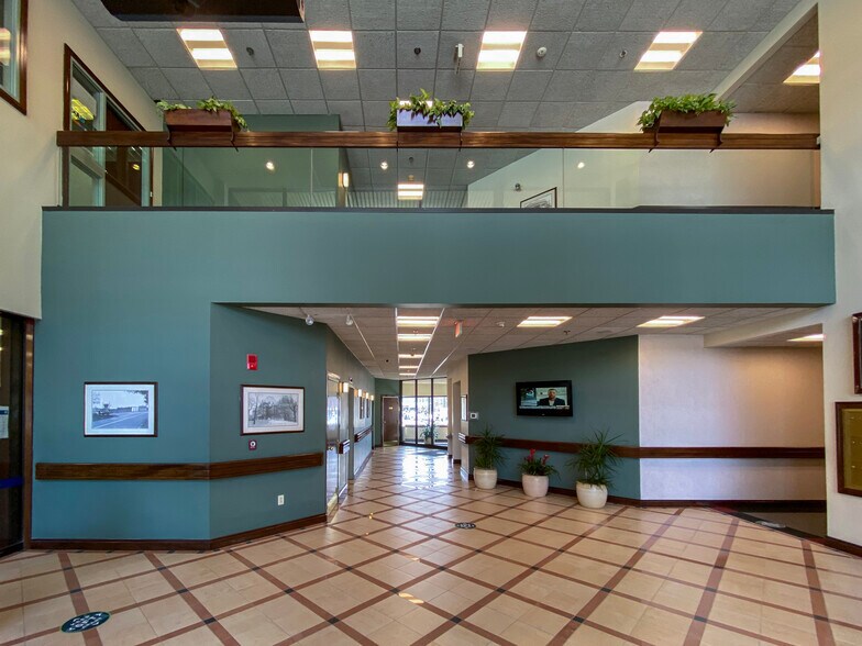 5-1000 Franklin Village Dr, Franklin, MA à louer - Hall d’entrée - Image 3 de 4