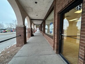 401-499 Lake Cook Rd, Deerfield, IL à louer Photo intérieure- Image 1 de 4