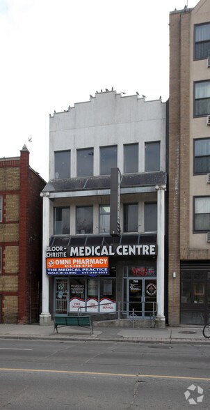 799 Bloor St W, Toronto, ON à vendre - Photo principale - Image 1 de 1