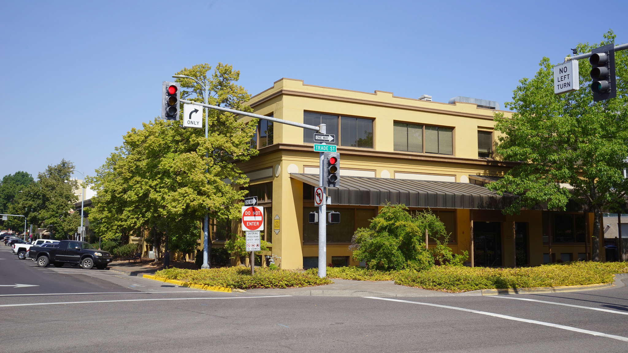 525 Trade St SE, Salem, OR à vendre Photo du bâtiment- Image 1 de 1