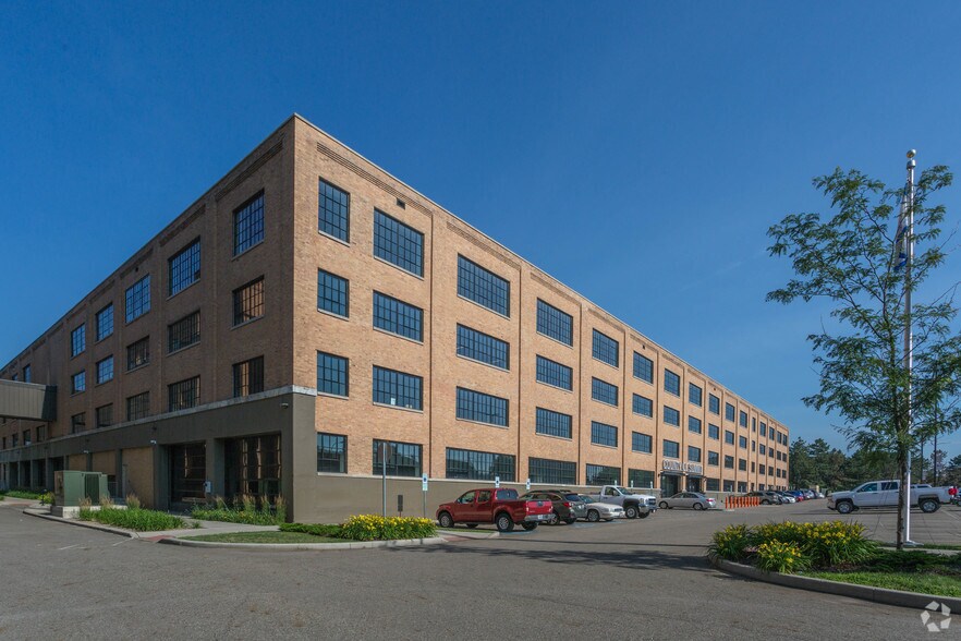 1180 S Main St, Akron, OH à louer - Photo du bâtiment - Image 2 de 5