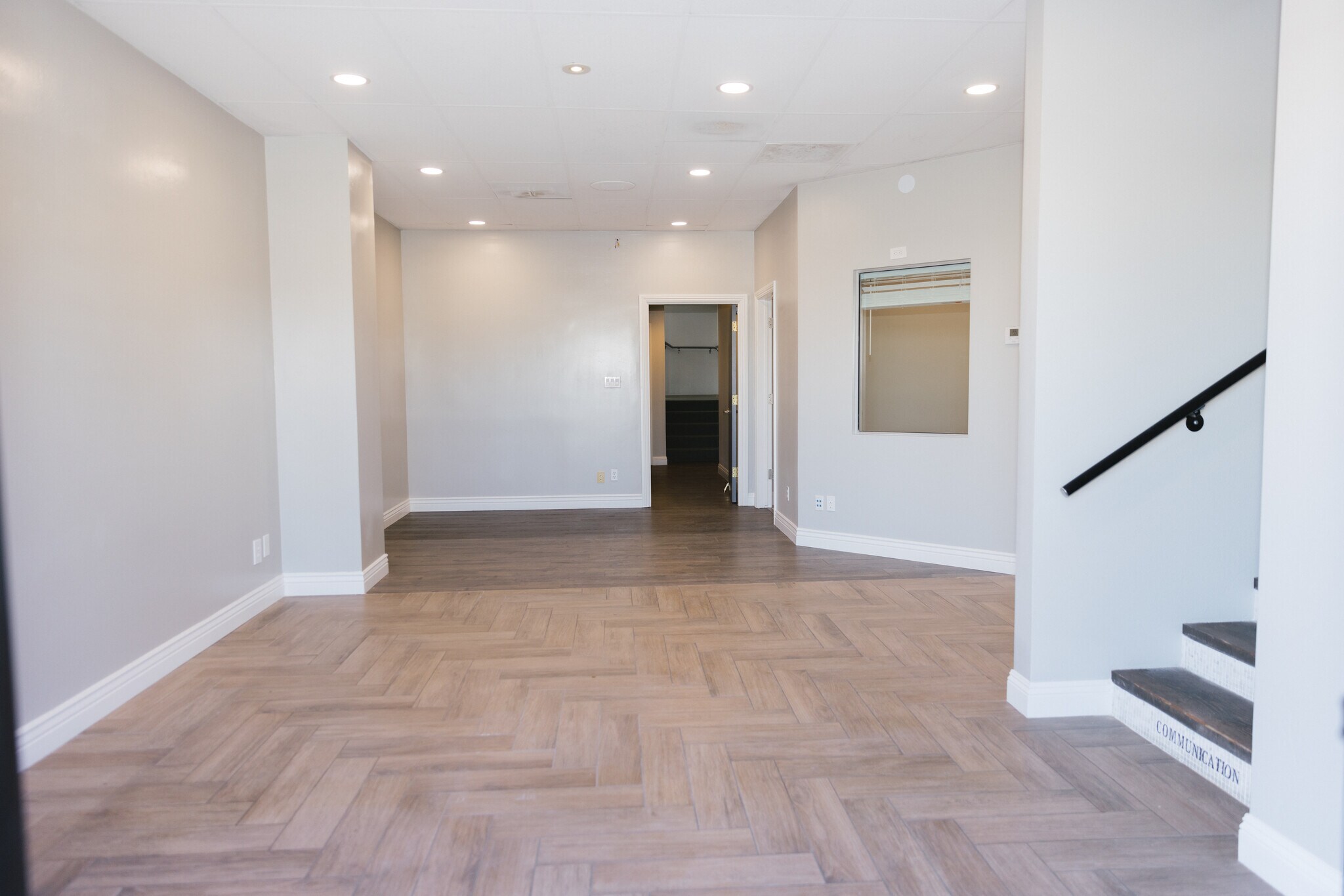 2225 Skyway Dr, Santa Maria, CA for lease Lobby- Image 1 of 17