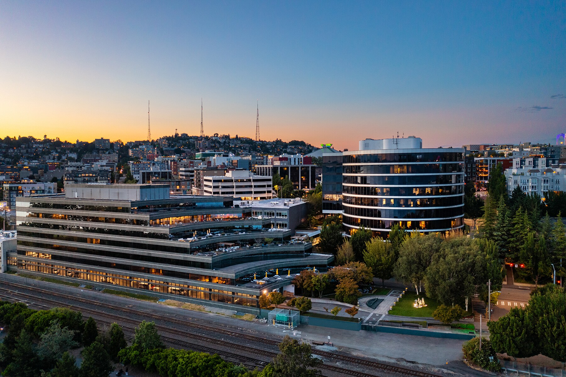 3131 Elliott Ave, Seattle, WA à louer Photo du bâtiment- Image 1 de 3