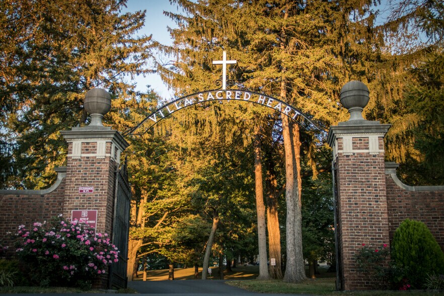 1002 Railroad St, Danville, PA à vendre - Photo du bâtiment - Image 2 de 11