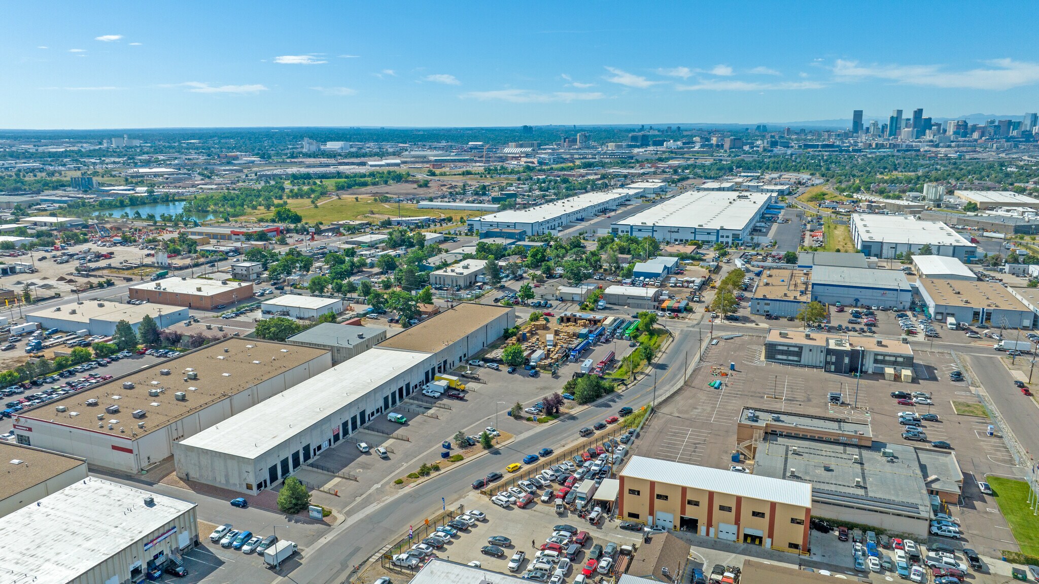 533 E 56th Ave, Denver, CO à vendre Photo du bâtiment- Image 1 de 4