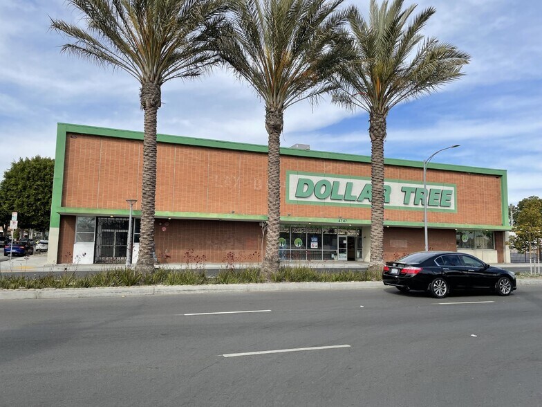 4747 W Century Blvd, Inglewood, CA à louer - Photo du bâtiment - Image 2 de 26