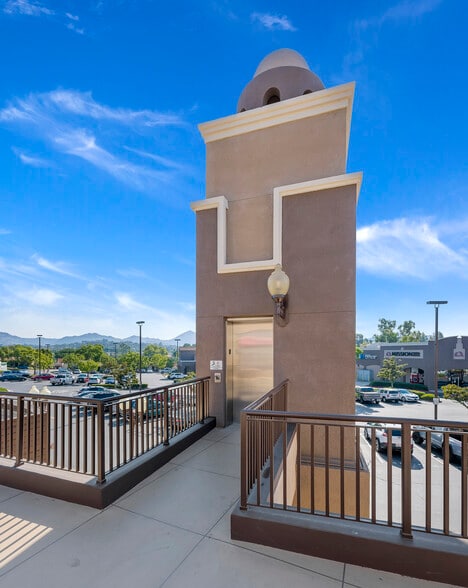 11808-11868 Rancho Bernardo Rd, San Diego, CA for lease - Building Photo - Image 2 of 8