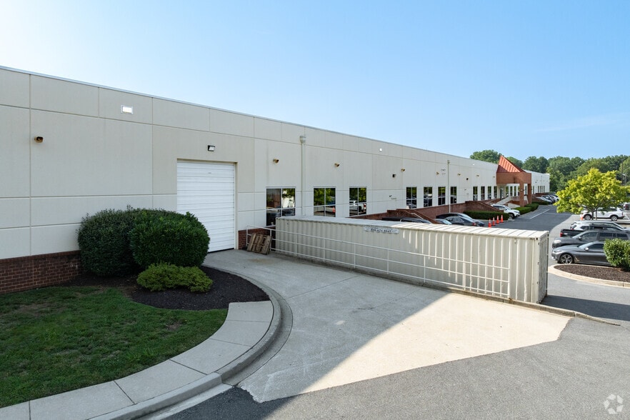 7175 Troy Hill Dr, Elkridge, MD à louer - Photo du bâtiment - Image 2 de 4
