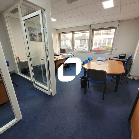 Office in Boulogne-Billancourt for lease - Interior Photo - Image 2 of 4