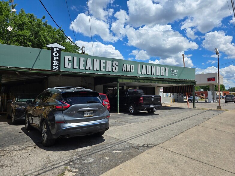 6218 S Flores St, San Antonio, TX à vendre - Photo du bâtiment - Image 2 de 13