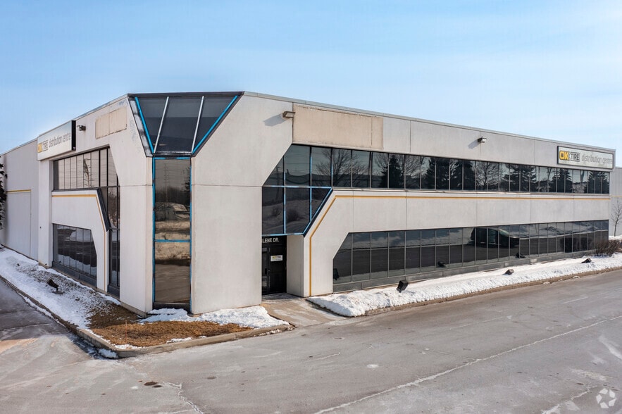 520 Abilene Dr, Mississauga, ON for lease - Primary Photo - Image 1 of 4