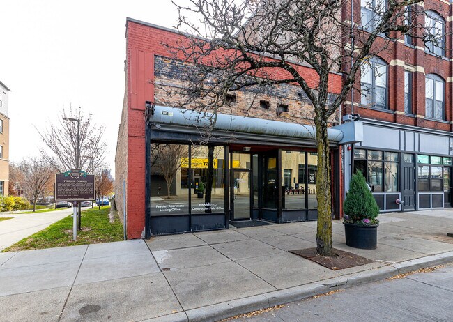 More details for 925 E McMillan St, Cincinnati, OH - Retail for Lease