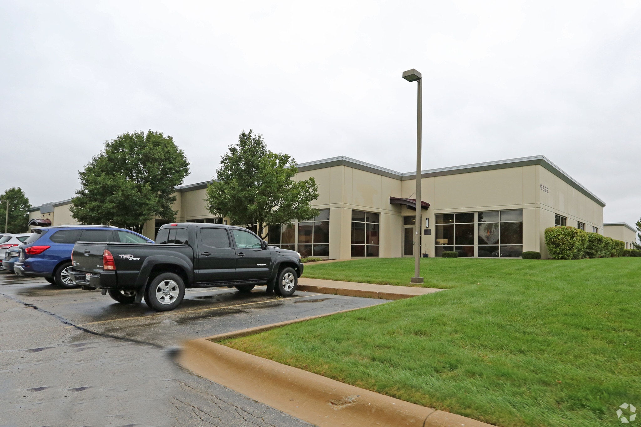 9522 58th Pl, Kenosha, WI for lease Building Photo- Image 1 of 6
