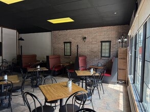 112 Rue Principale E, Sainte-agathe-des-monts, QC for lease Interior Photo- Image 2 of 8