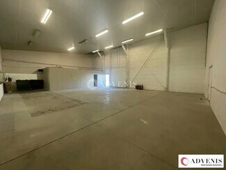 Plus de détails pour Local d'activités à louer