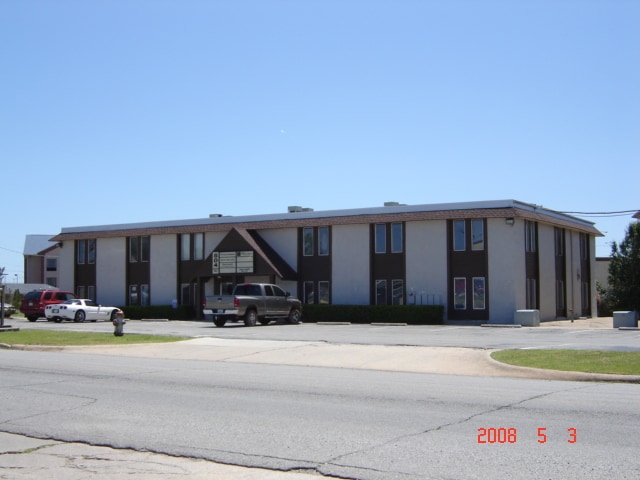 804 W Curtis Dr, Midwest City, OK à louer Photo du bâtiment- Image 1 de 3